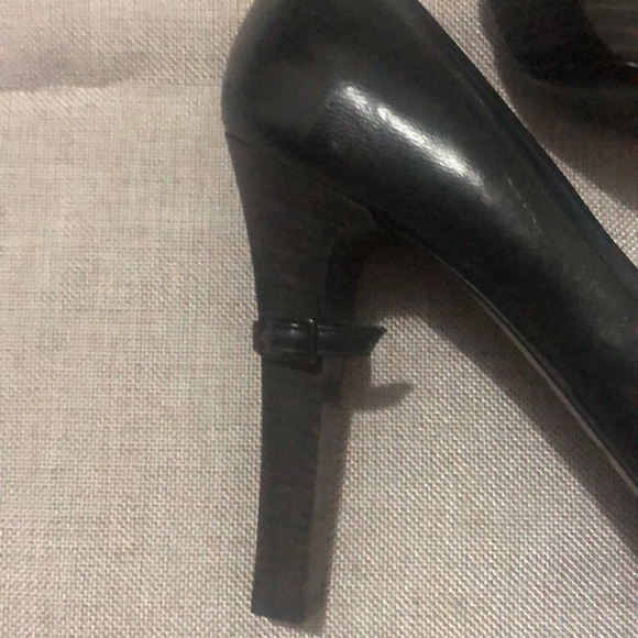 Pumps - Picture 5 of 7